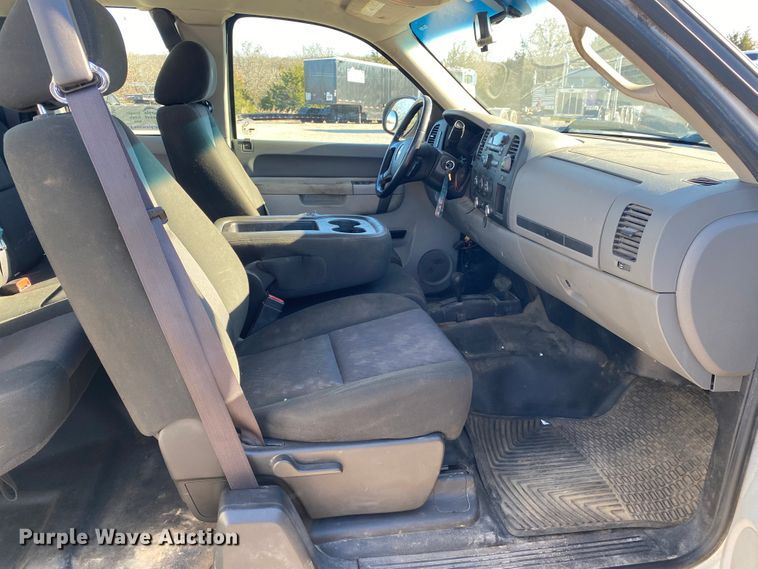 image for item DN6596 2011 Chevrolet Silverado 1500  Ext. Cab pickup truck