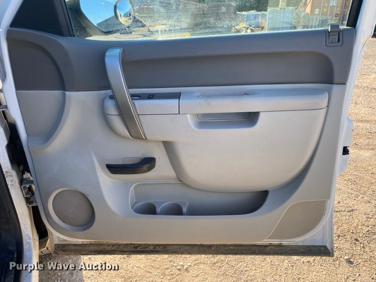 image for item DN6596 2011 Chevrolet Silverado 1500  Ext. Cab pickup truck