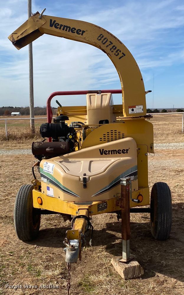image for item DN6601 2010 Vermeer BC600XL  wood chipper