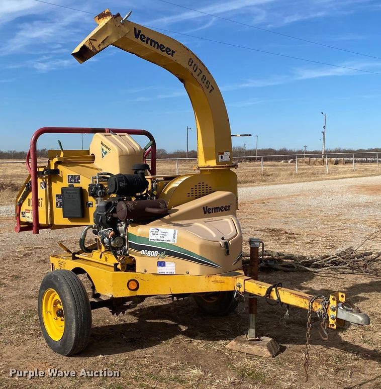 image for item DN6601 2010 Vermeer BC600XL  wood chipper