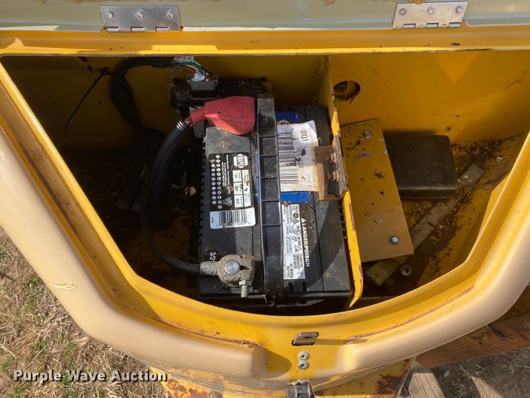 image for item DN6601 2010 Vermeer BC600XL  wood chipper