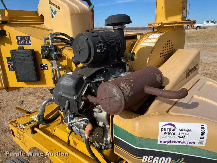 image for item DN6601 2010 Vermeer BC600XL  wood chipper