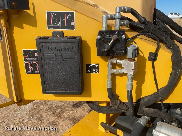 image for item DN6601 2010 Vermeer BC600XL  wood chipper