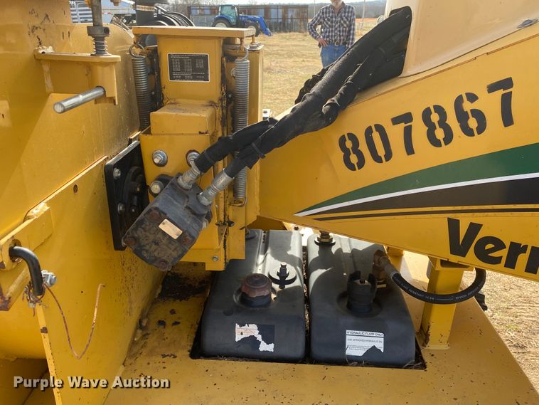 image for item DN6601 2010 Vermeer BC600XL  wood chipper