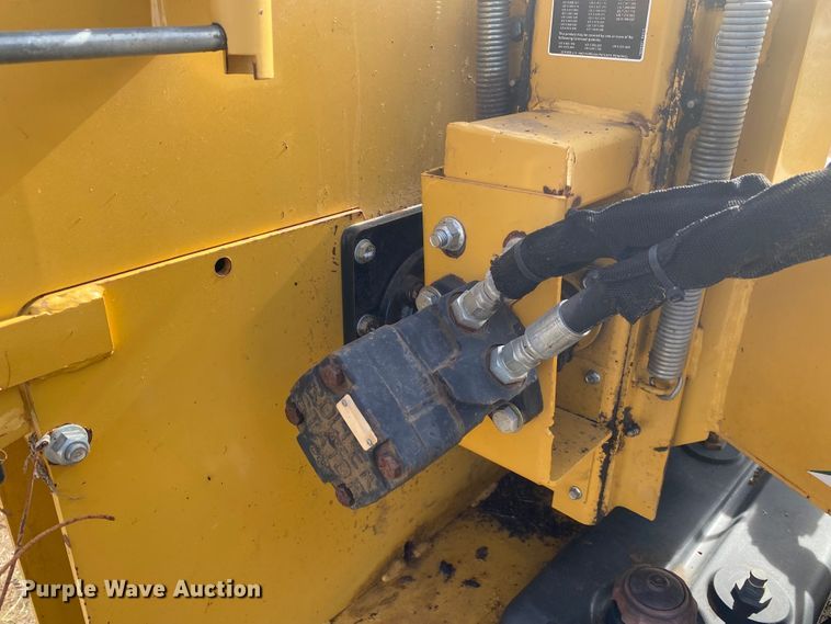 image for item DN6601 2010 Vermeer BC600XL  wood chipper