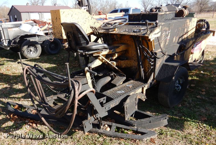 image for item DY9734 Blaw Knox DA350  seal coat machine