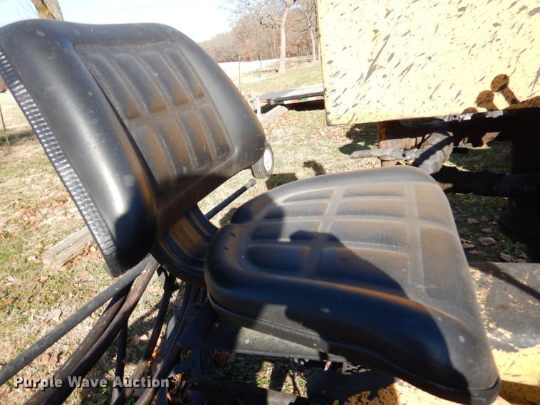 image for item DY9734 Blaw Knox DA350  seal coat machine