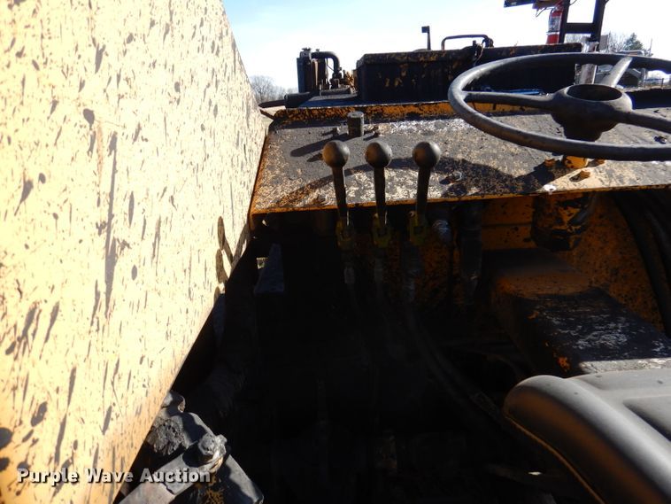 image for item DY9734 Blaw Knox DA350  seal coat machine