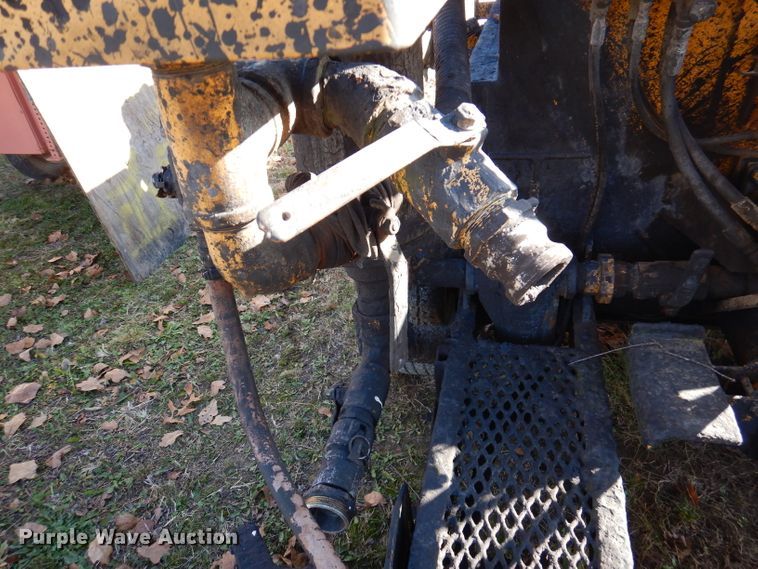 image for item DY9734 Blaw Knox DA350  seal coat machine