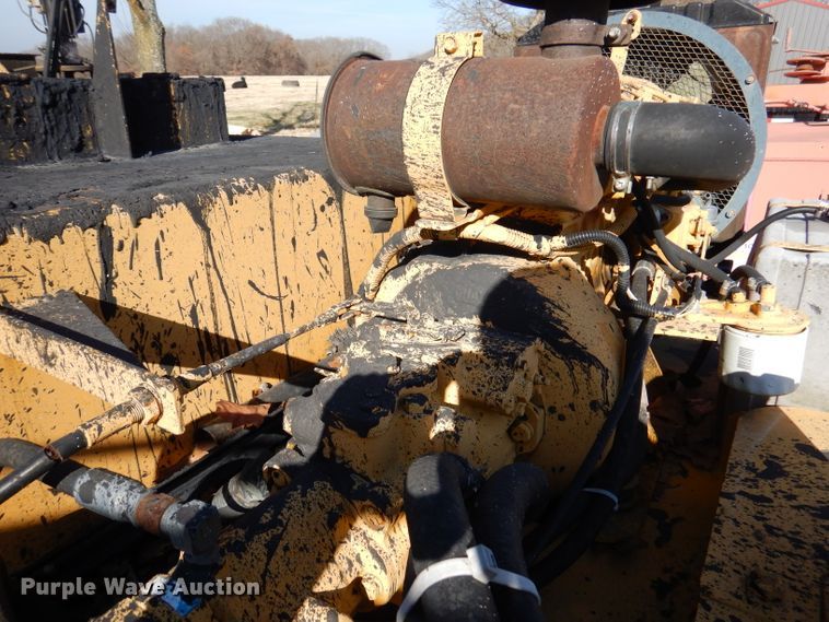 image for item DY9734 Blaw Knox DA350  seal coat machine