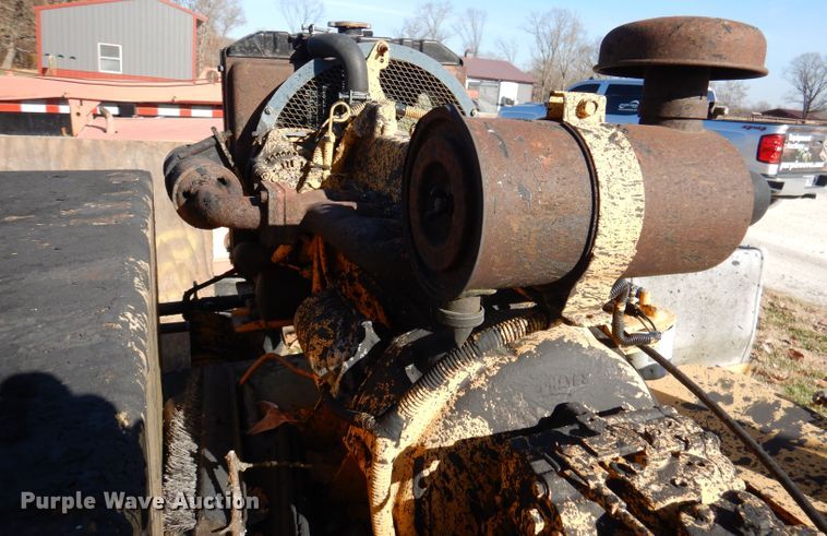 image for item DY9734 Blaw Knox DA350  seal coat machine