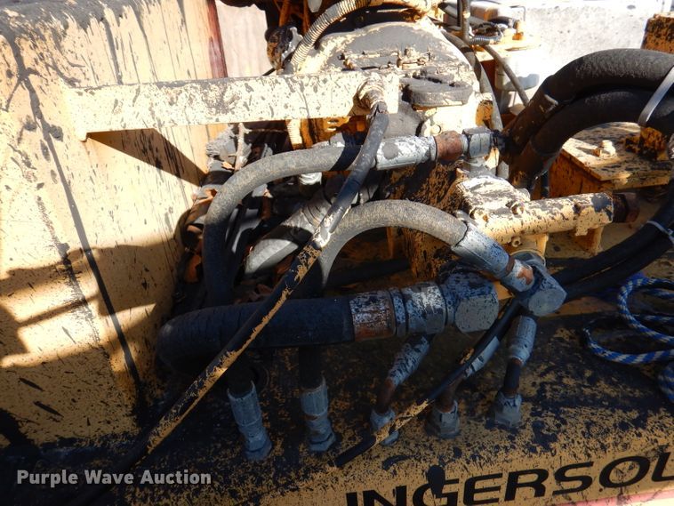 image for item DY9734 Blaw Knox DA350  seal coat machine