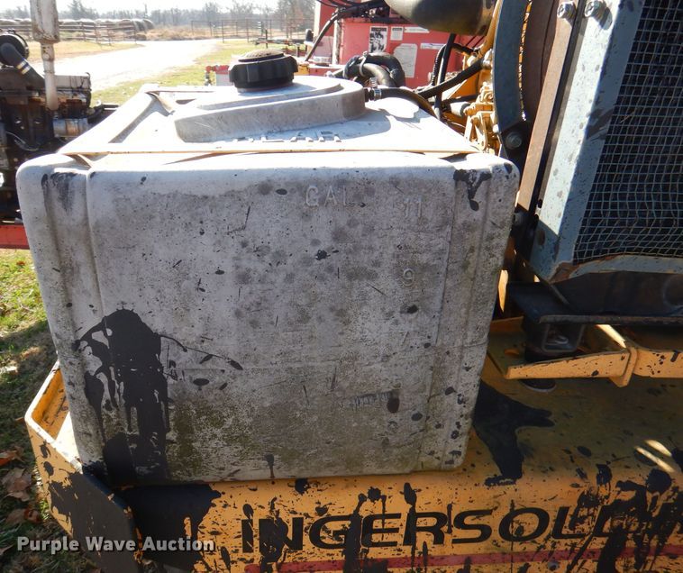 image for item DY9734 Blaw Knox DA350  seal coat machine