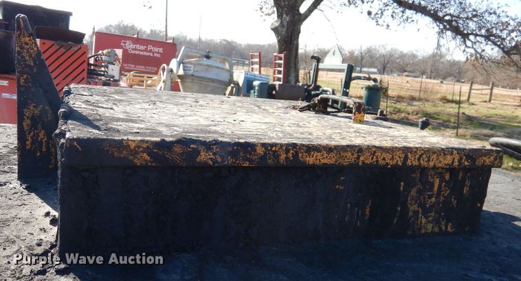 image for item DY9734 Blaw Knox DA350  seal coat machine