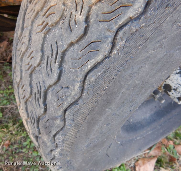 image for item DY9734 Blaw Knox DA350  seal coat machine