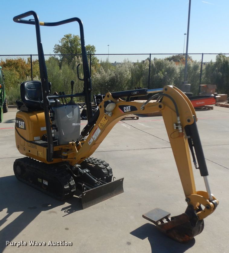 image for item ED9910 2016 Caterpillar 300.9D  mini excavator