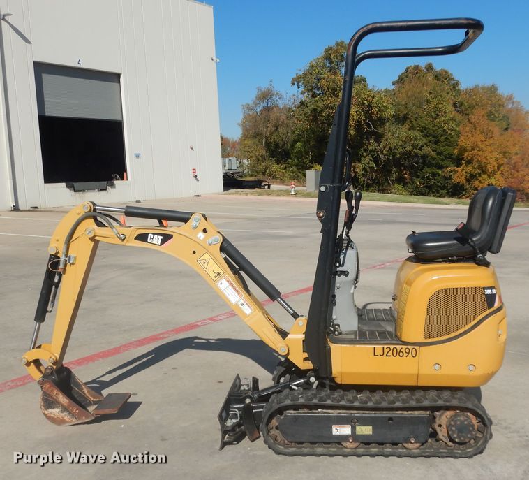 image for item ED9910 2016 Caterpillar 300.9D  mini excavator
