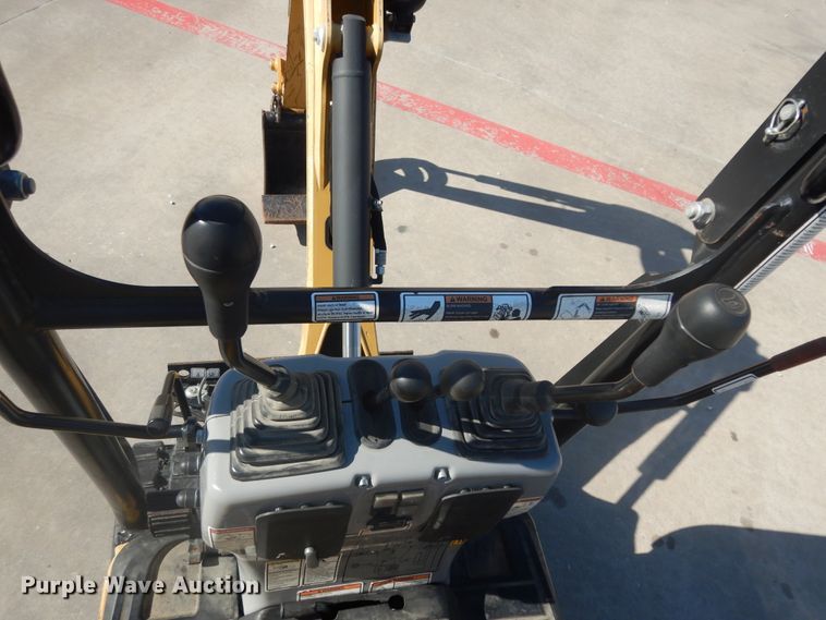 image for item ED9910 2016 Caterpillar 300.9D  mini excavator