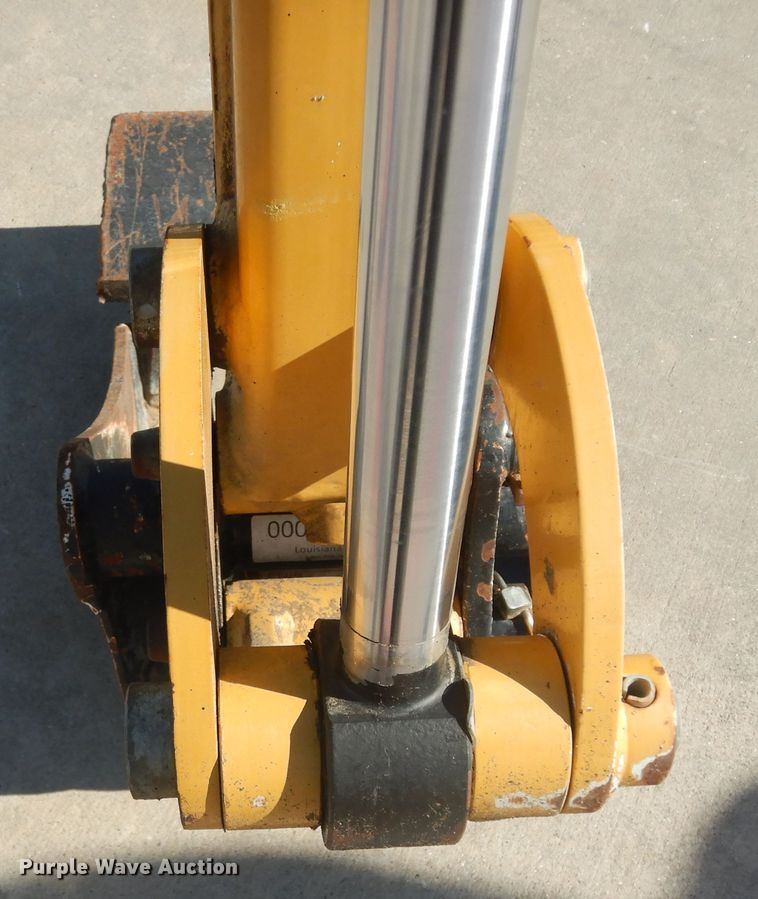 image for item ED9910 2016 Caterpillar 300.9D  mini excavator