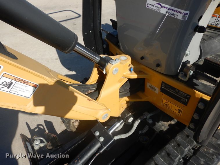 image for item ED9910 2016 Caterpillar 300.9D  mini excavator