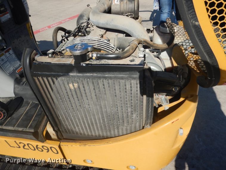 image for item ED9910 2016 Caterpillar 300.9D  mini excavator