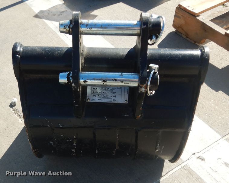 image for item ED9910 2016 Caterpillar 300.9D  mini excavator