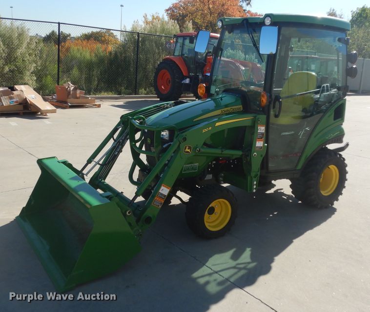 image for item ED9911 2019 John Deere 1025R  MFWD tractor