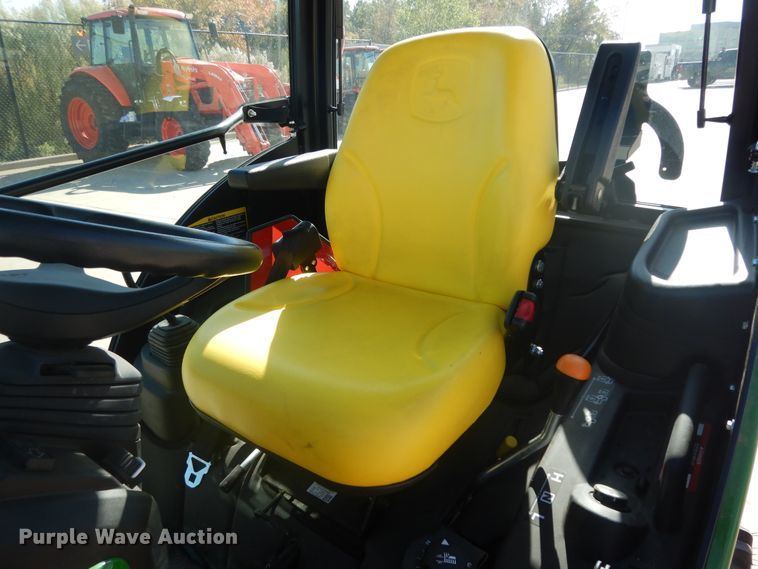 image for item ED9911 2019 John Deere 1025R  MFWD tractor