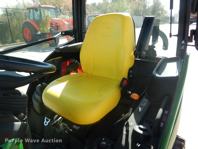 image for item ED9911 2019 John Deere 1025R  MFWD tractor