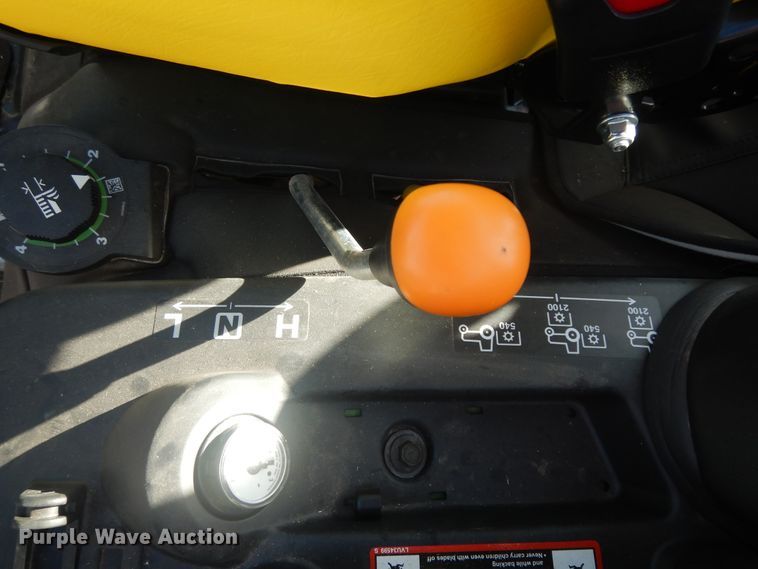 image for item ED9911 2019 John Deere 1025R  MFWD tractor