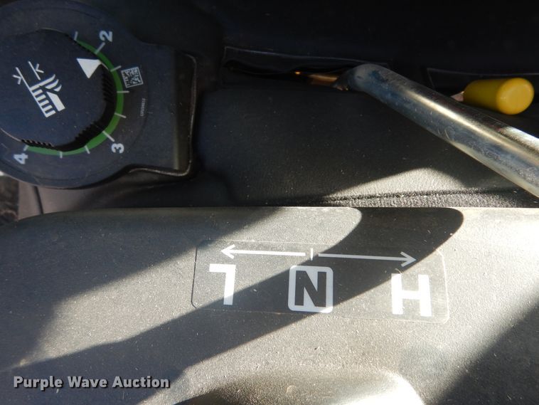 image for item ED9911 2019 John Deere 1025R  MFWD tractor