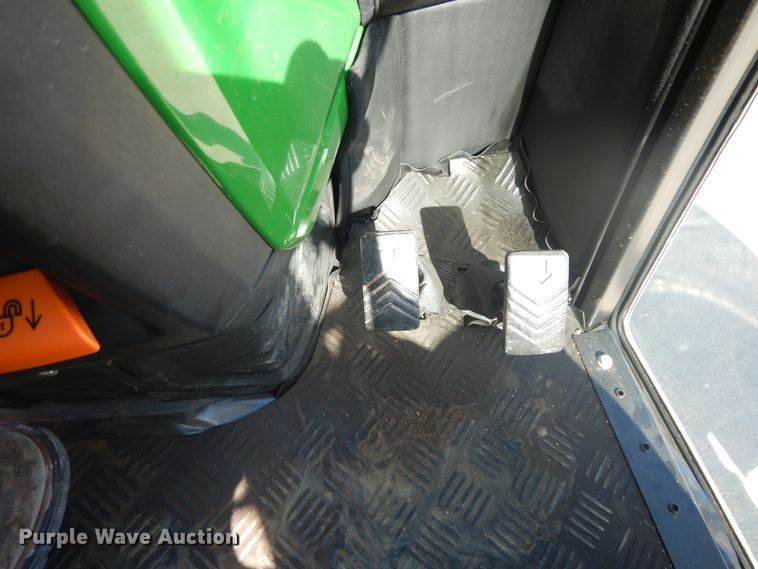 image for item ED9911 2019 John Deere 1025R  MFWD tractor