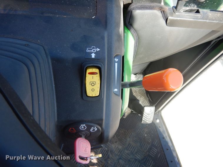 image for item ED9911 2019 John Deere 1025R  MFWD tractor