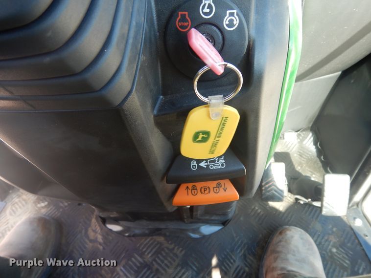 image for item ED9911 2019 John Deere 1025R  MFWD tractor