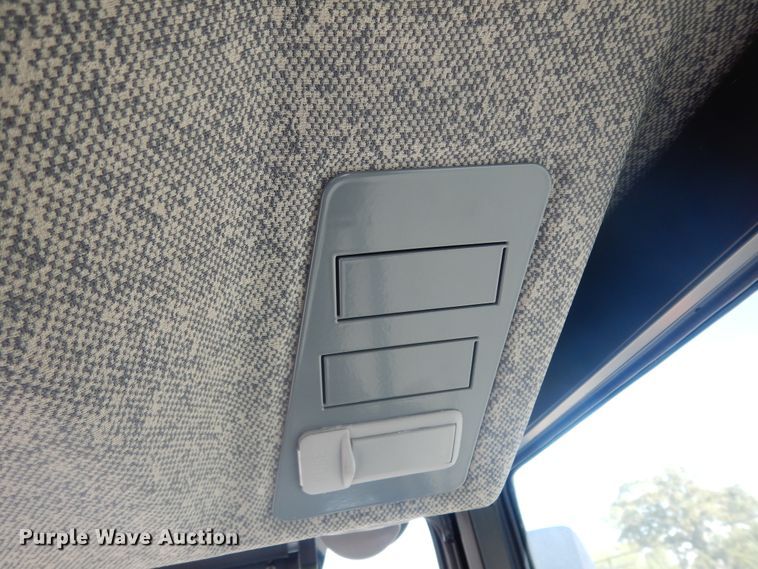 image for item ED9911 2019 John Deere 1025R  MFWD tractor