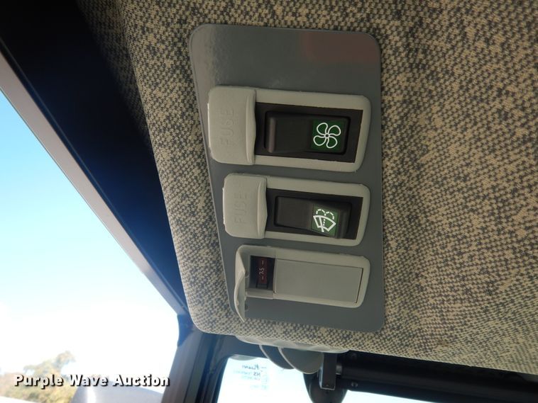 image for item ED9911 2019 John Deere 1025R  MFWD tractor