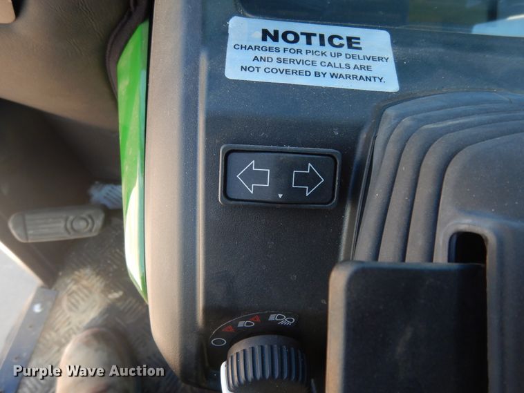 image for item ED9911 2019 John Deere 1025R  MFWD tractor