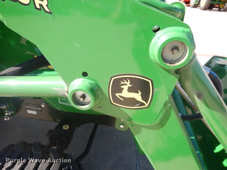 image for item ED9911 2019 John Deere 1025R  MFWD tractor