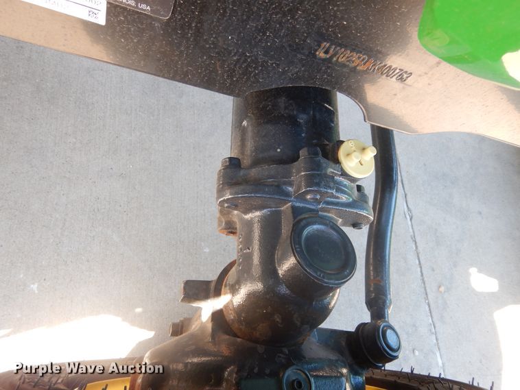 image for item ED9911 2019 John Deere 1025R  MFWD tractor