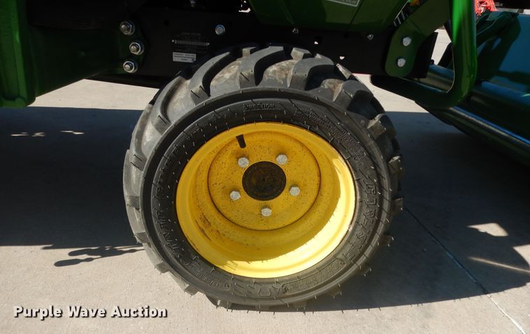 image for item ED9911 2019 John Deere 1025R  MFWD tractor