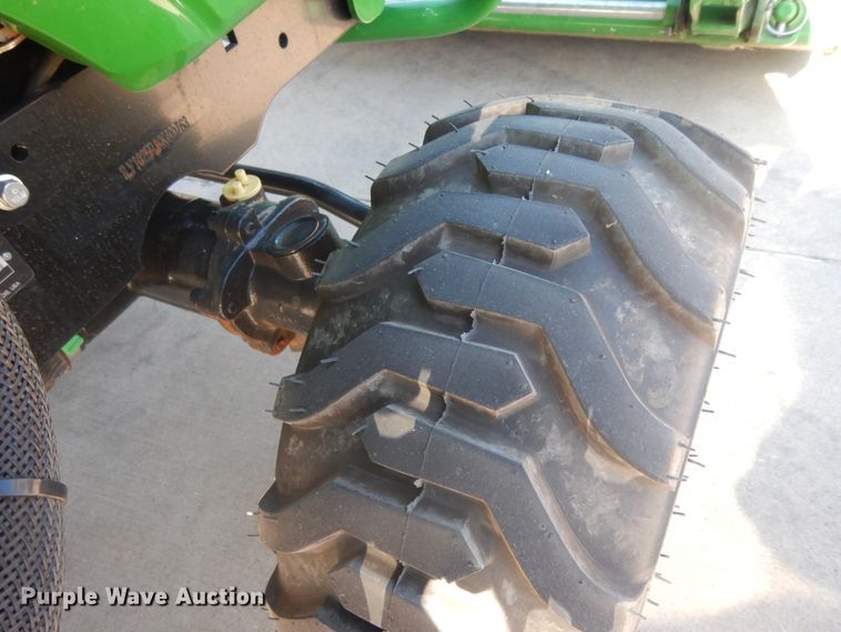 image for item ED9911 2019 John Deere 1025R  MFWD tractor