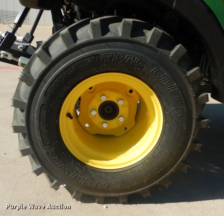 image for item ED9911 2019 John Deere 1025R  MFWD tractor