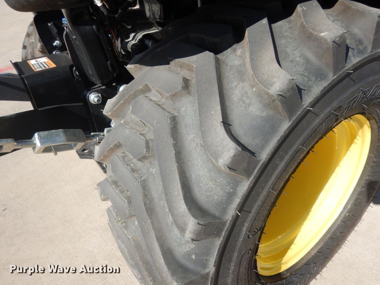image for item ED9911 2019 John Deere 1025R  MFWD tractor
