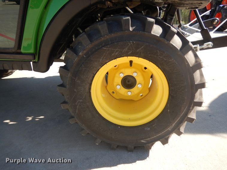 image for item ED9911 2019 John Deere 1025R  MFWD tractor