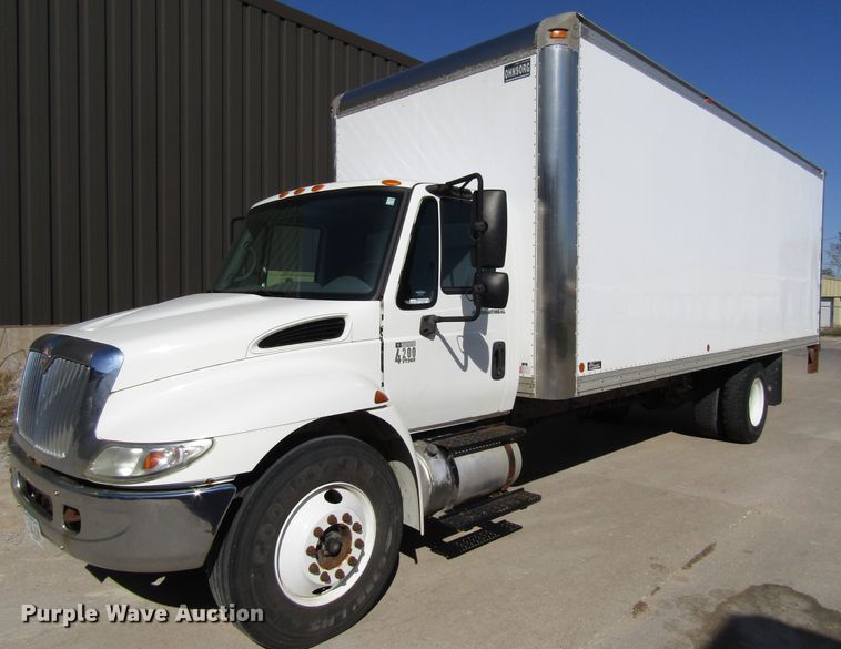 image for item EV9367 2007 International 4200  box truck