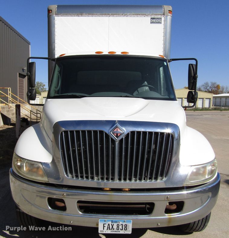 image for item EV9367 2007 International 4200  box truck
