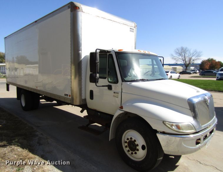 image for item EV9367 2007 International 4200  box truck