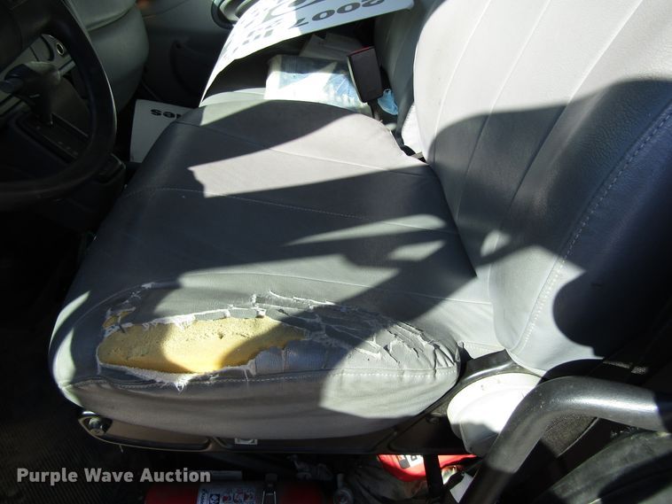 image for item EV9367 2007 International 4200  box truck