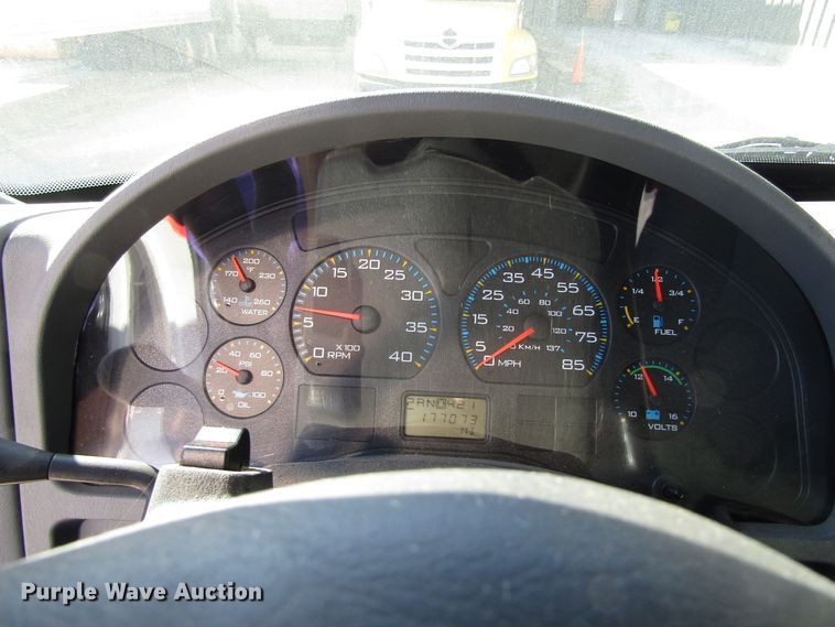 image for item EV9367 2007 International 4200  box truck