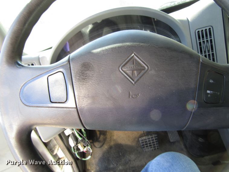 image for item EV9367 2007 International 4200  box truck